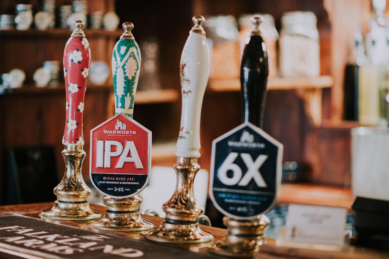 The Falkland Arms Chipping Norton Extérieur photo